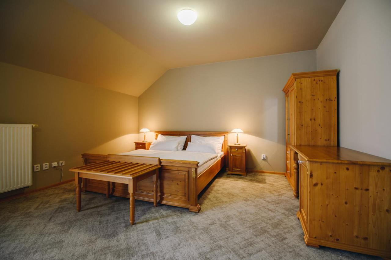 Kounicky Dvur Hotel Dolní Kounice Екстериор снимка